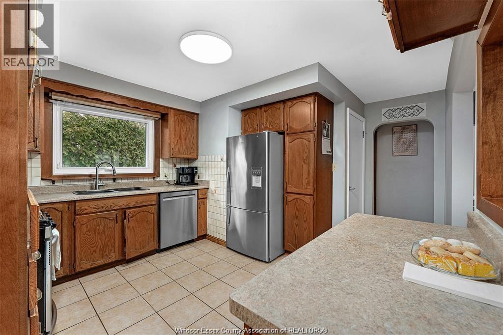 616 Ducharme Street, Windsor, Ontario  N9G 1K6 - Photo 14 - 26020575