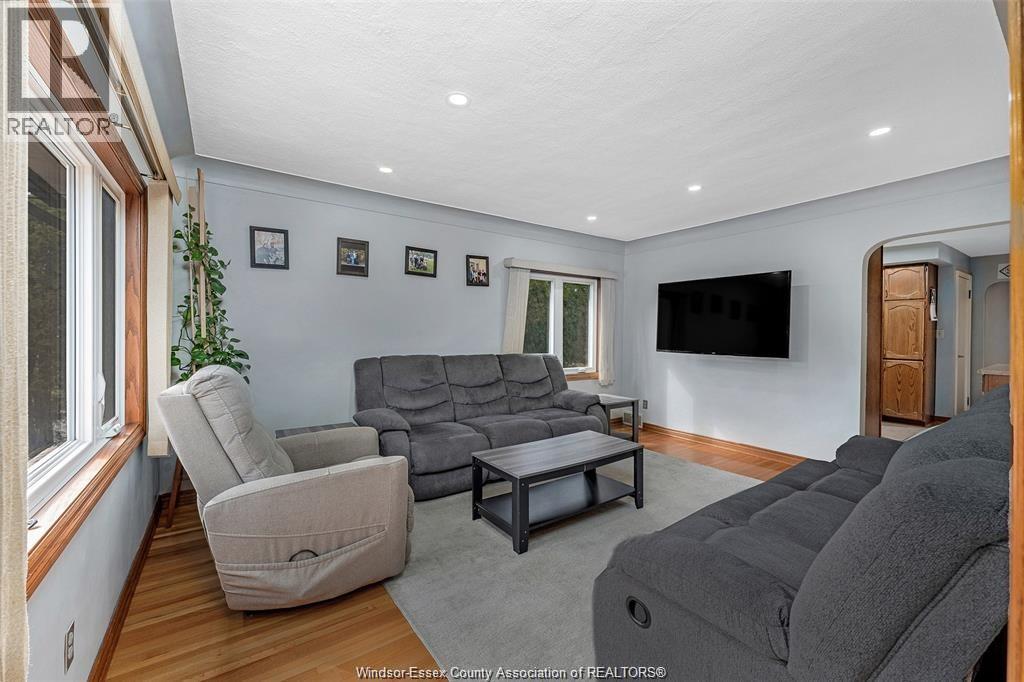 616 Ducharme Street, Windsor, Ontario  N9G 1K6 - Photo 9 - 26020575