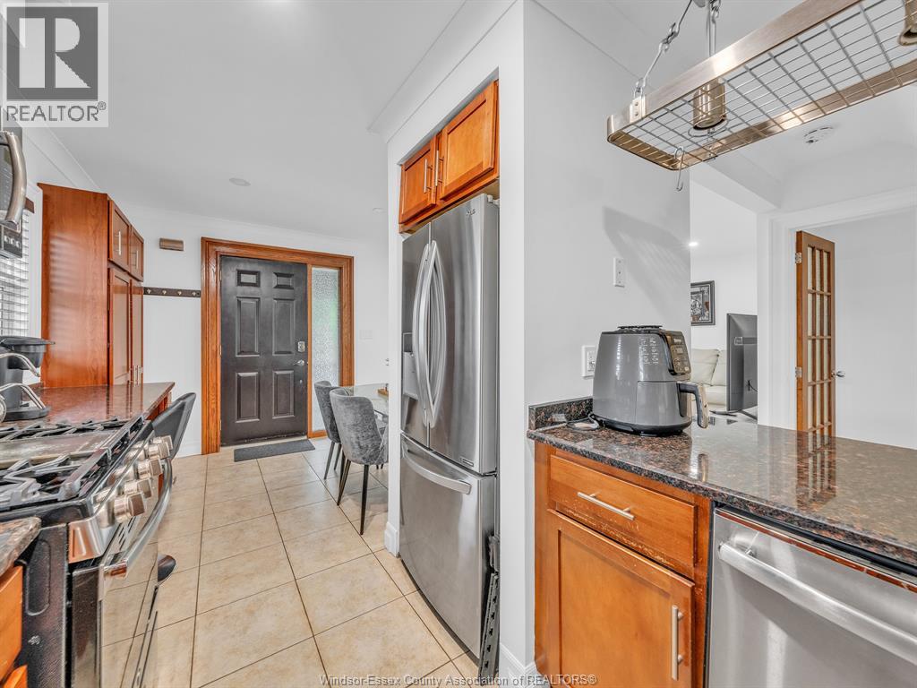 4891 Seminole, Windsor, Ontario  N9V 0A2 - Photo 6 - 26020659