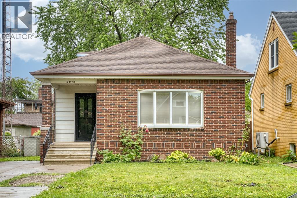 2010 Olive, Windsor, Ontario  N8T 1R7 - Photo 1 - 26020698