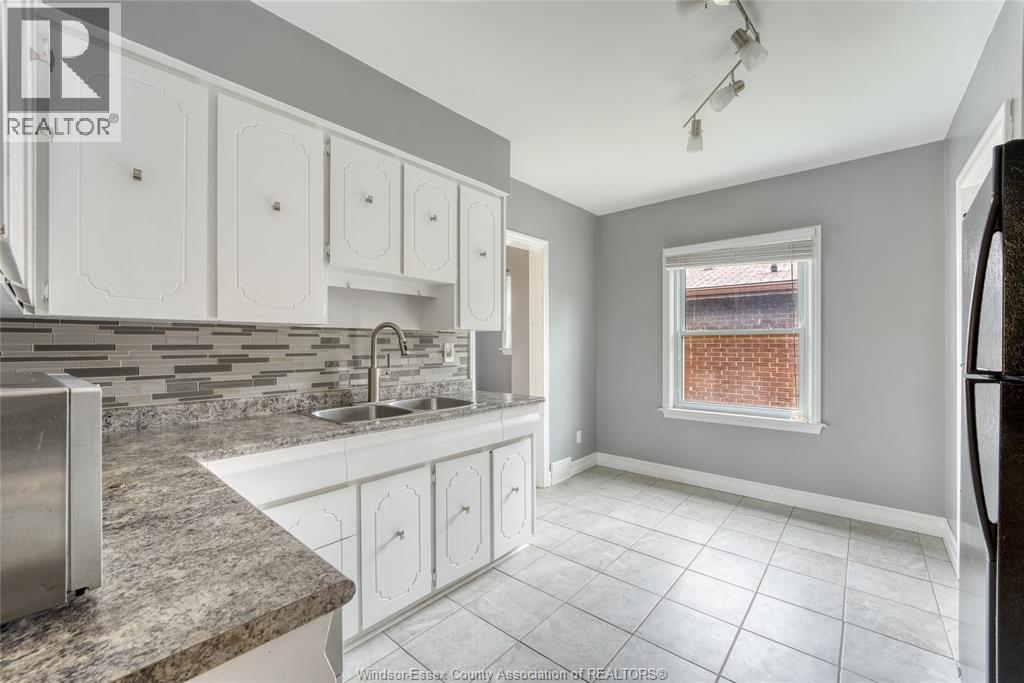 2010 Olive, Windsor, Ontario  N8T 1R7 - Photo 13 - 26020698