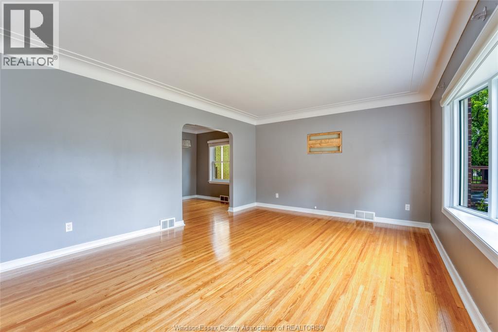 2010 Olive, Windsor, Ontario  N8T 1R7 - Photo 3 - 26020698