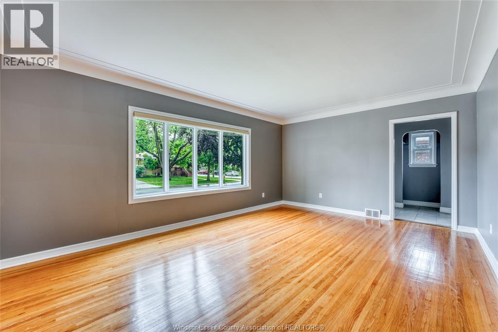 2010 Olive, Windsor, Ontario  N8T 1R7 - Photo 4 - 26020698