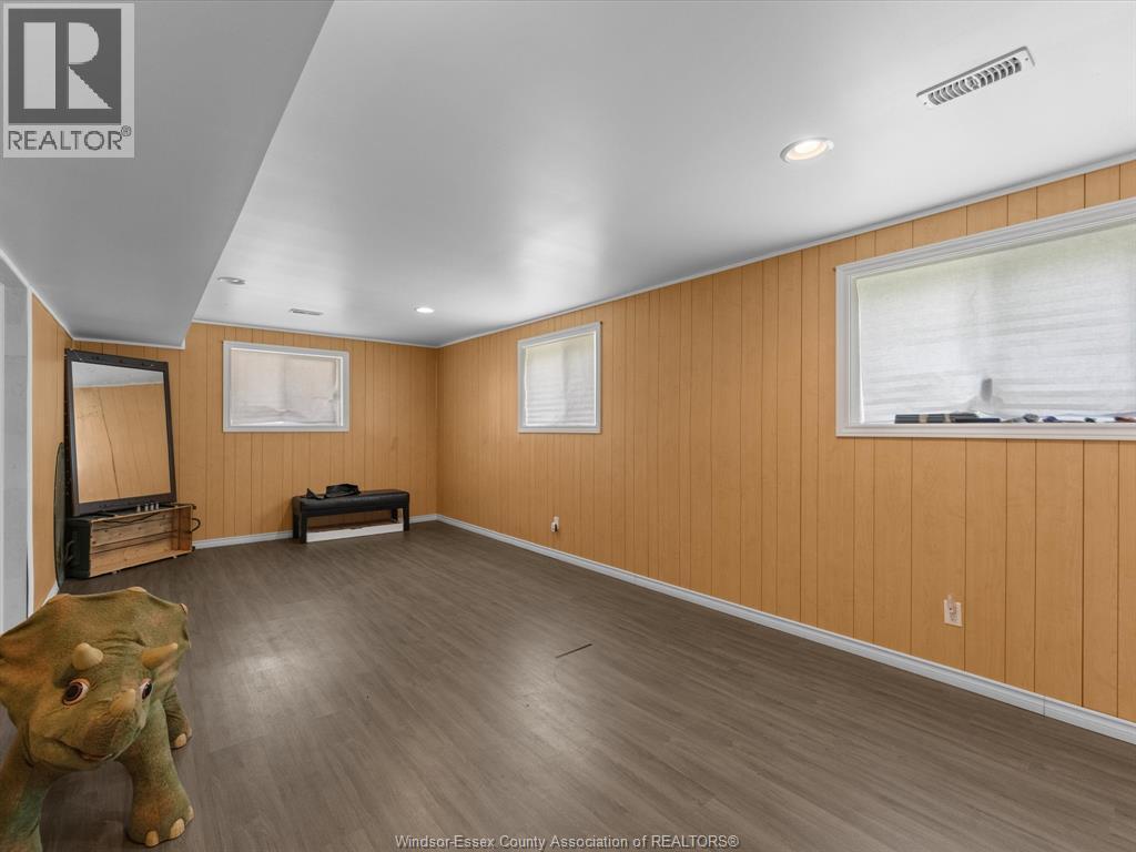 1578 Gore, Harrow, Ontario  N0R 1G0 - Photo 17 - 26020715