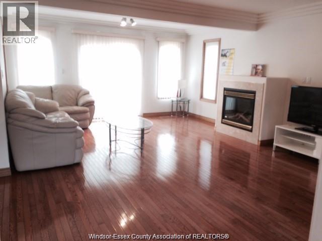 512 John Harvey, Windsor, Ontario  N9E 4W1 - Photo 5 - 26020767
