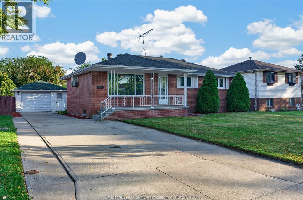 5015 Colbourne, Windsor, Ontario  N8T 1T6 - Photo 1 - 26020793
