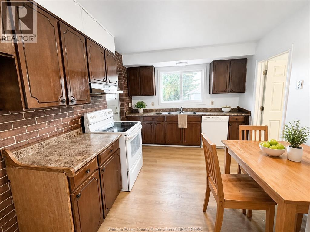 3961 Lennon Court, Windsor, Ontario  N9G 2E4 - Photo 4 - 26020821