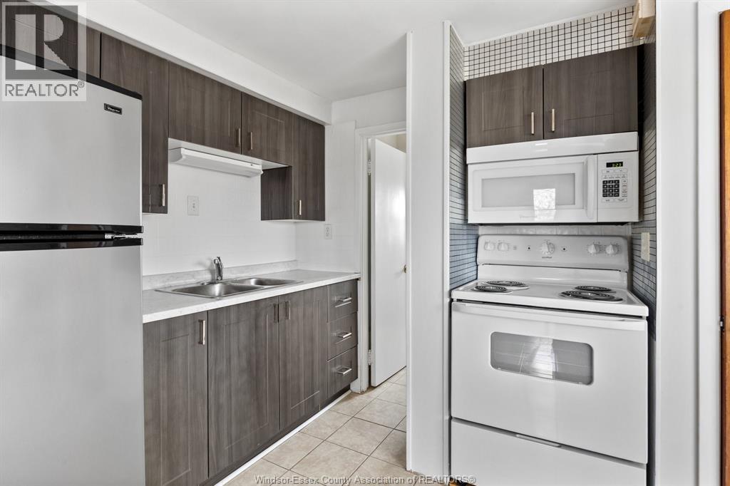 1361 Albert, Windsor, Ontario  N8Y 3R1 - Photo 6 - 26020568