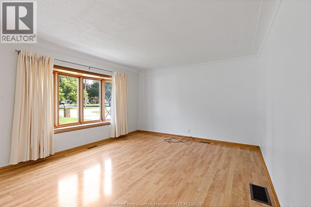 265 Laird Avenue, Essex, Ontario  N8M 1S7 - Photo 7 - 26020809
