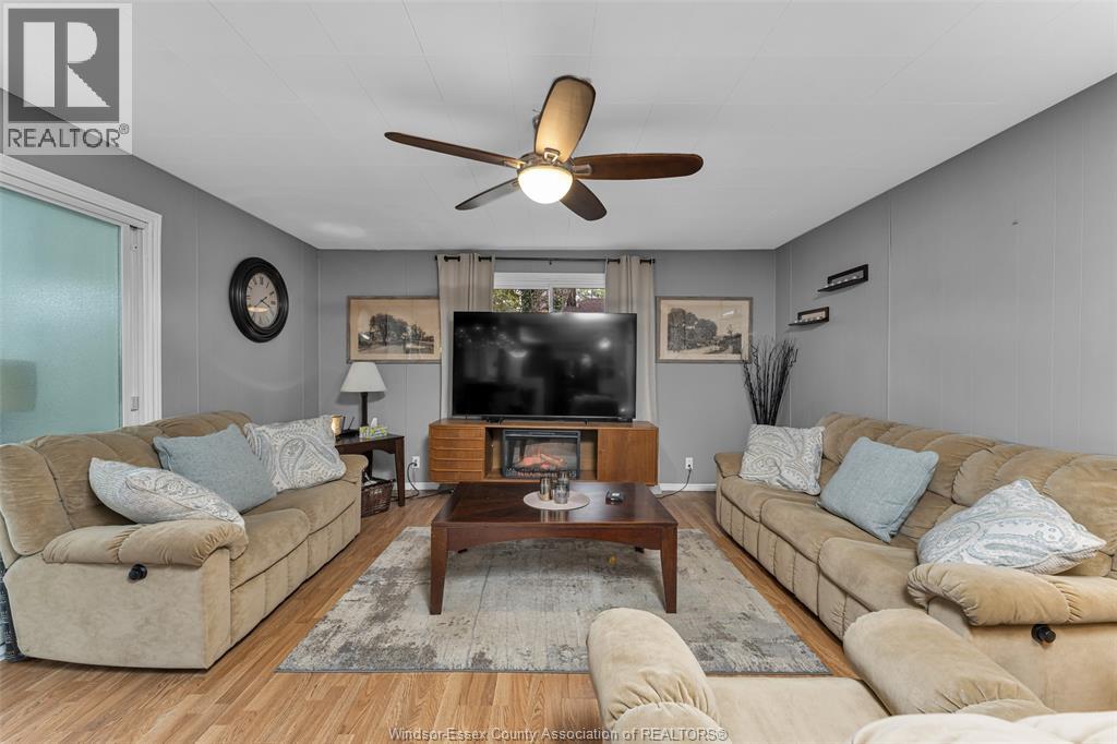 351 Superior Street, Lasalle, Ontario  N9J 1H7 - Photo 17 - 26020837