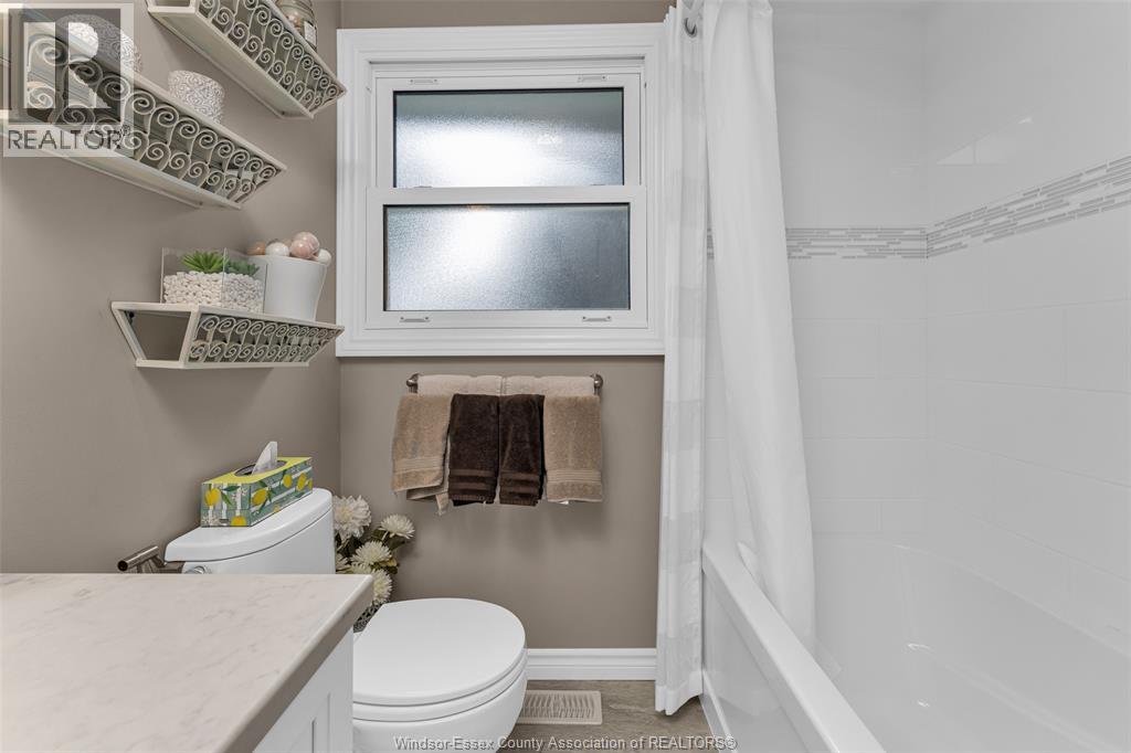 351 Superior Street, Lasalle, Ontario  N9J 1H7 - Photo 25 - 26020837