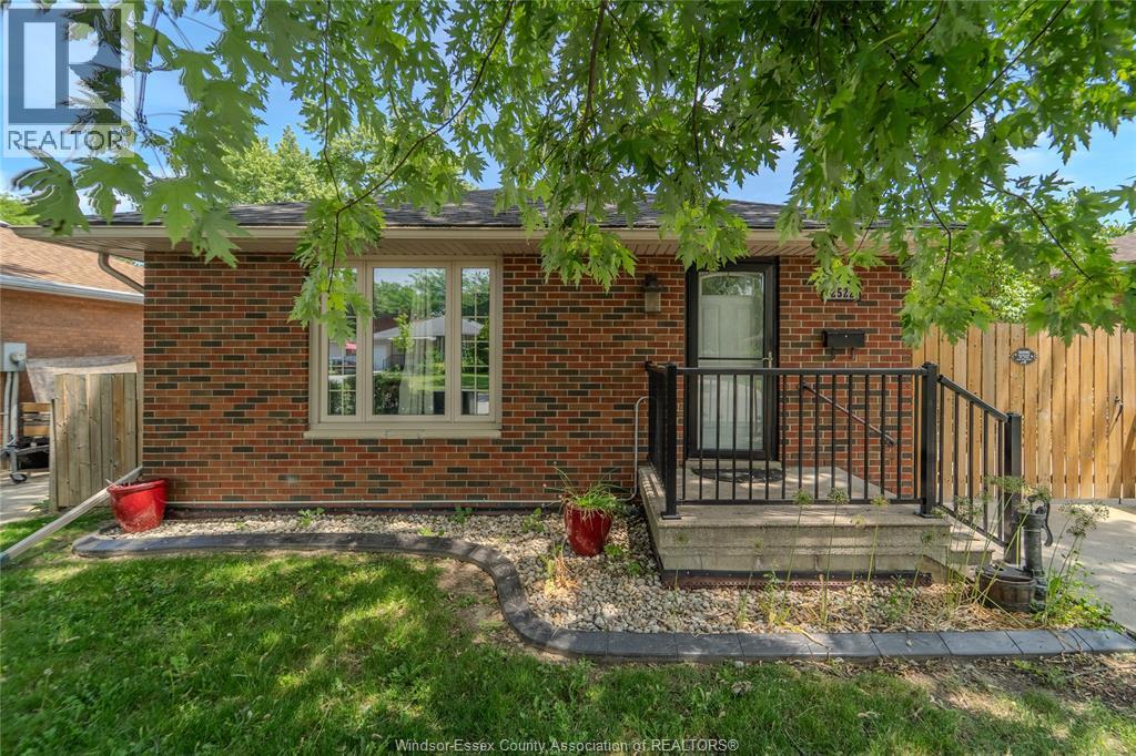 2522 Armstrong AVENUE, Windsor, Ontario