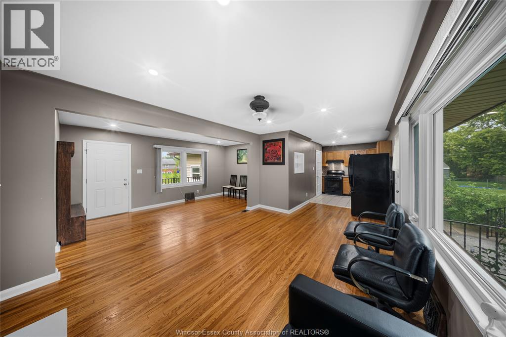 3130 Academy Drive, Windsor, Ontario  N9E 2H4 - Photo 4 - 26020769