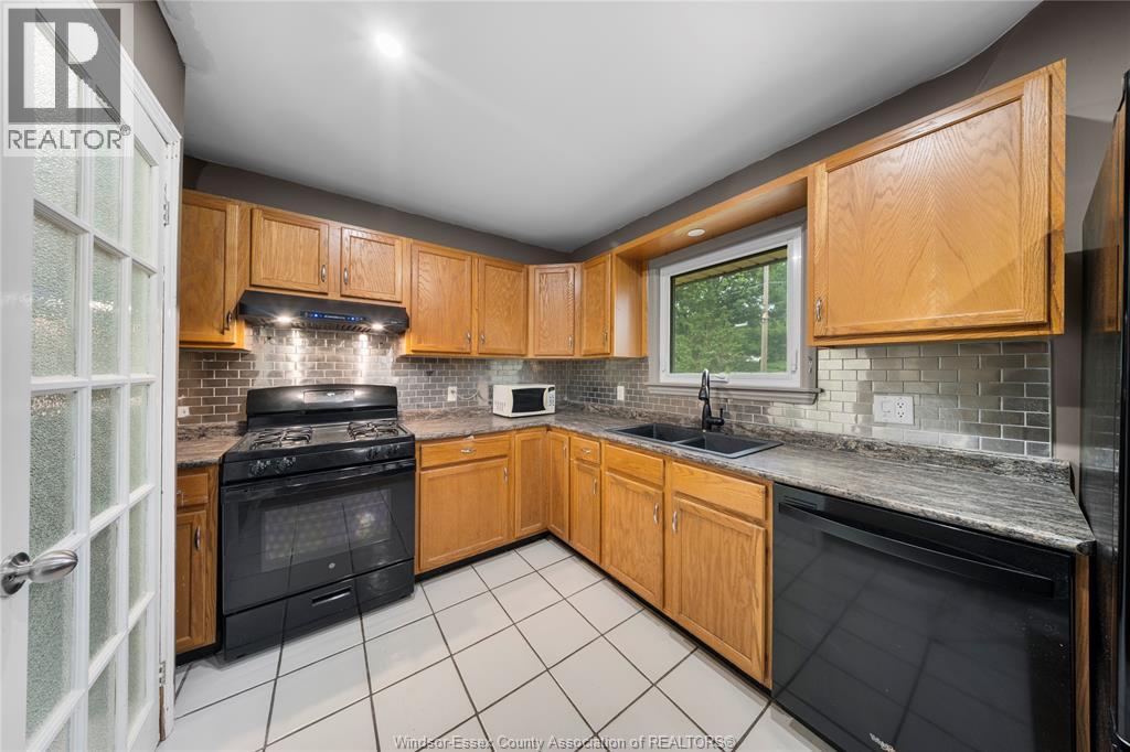 3130 Academy Drive, Windsor, Ontario  N9E 2H4 - Photo 7 - 26020769