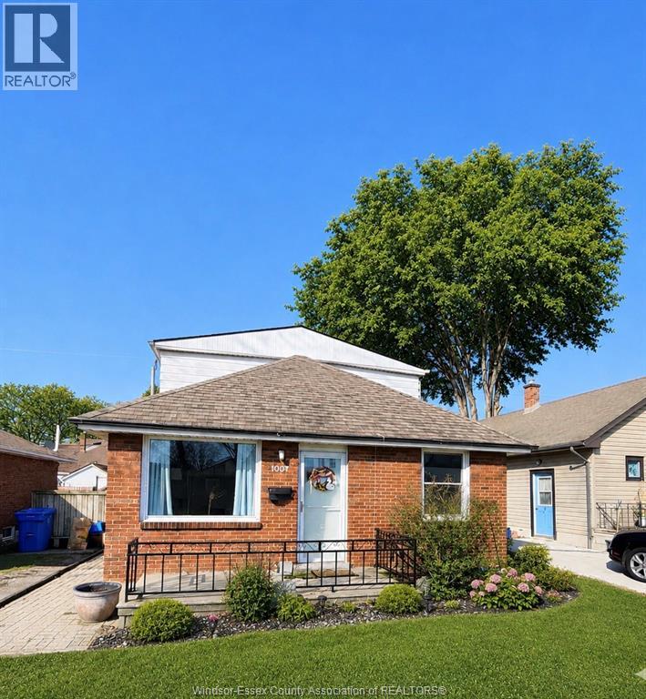 1067 ST. LOUIS, Windsor, Ontario