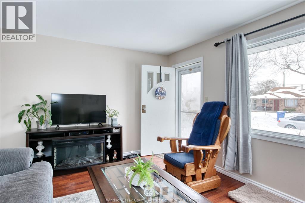 1067 St. Louis, Windsor, Ontario  N8S 2K9 - Photo 4 - 26020847