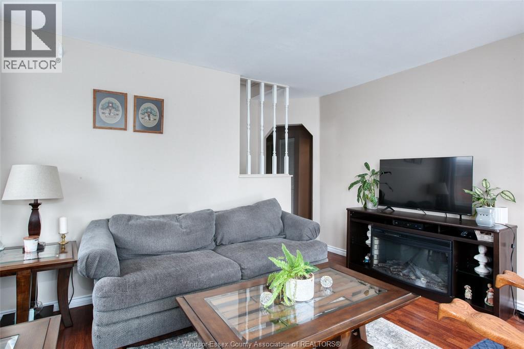 1067 St. Louis, Windsor, Ontario  N8S 2K9 - Photo 5 - 26020847