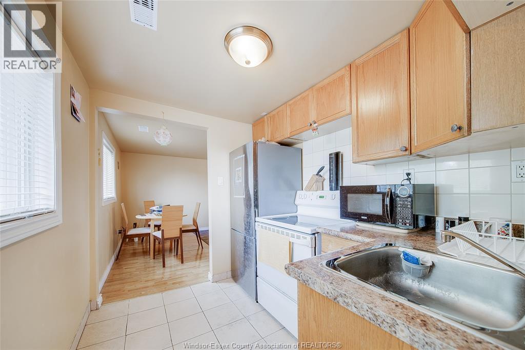 989 Windsor Avenue, Windsor, Ontario  N9A 1K1 - Photo 12 - 26020521