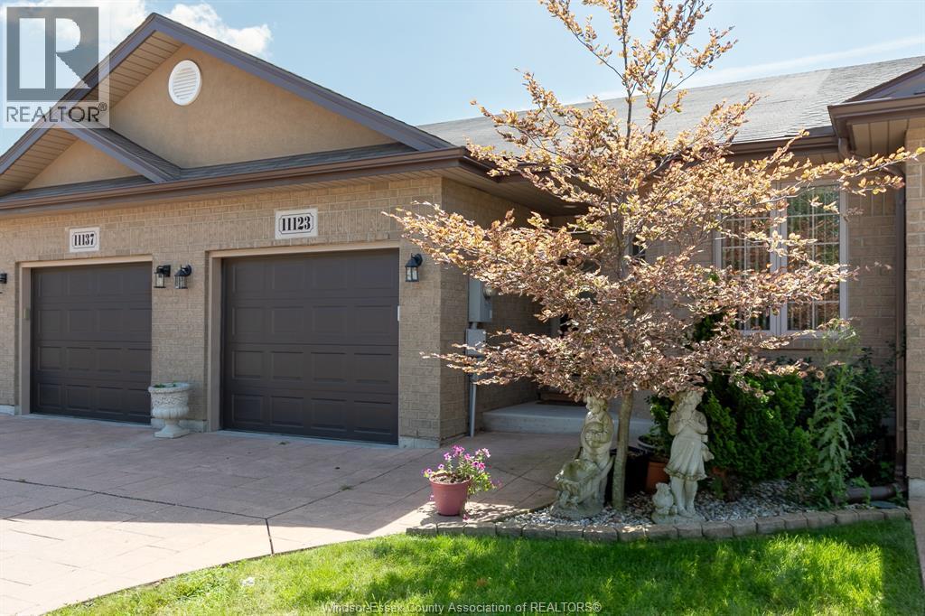 11123 Snowcrest Street, Windsor, Ontario  N8F 1M2 - Photo 1 - 26020829