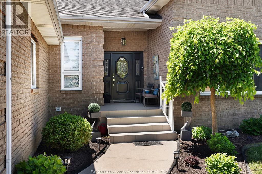 12339 Funaro Crescent, Tecumseh, Ontario  N9K 1B2 - Photo 4 - 26020894