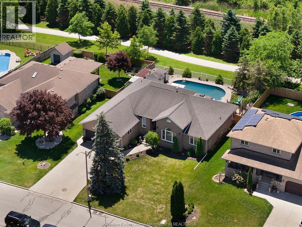 12339 Funaro Crescent, Tecumseh, Ontario  N9K 1B2 - Photo 47 - 26020894