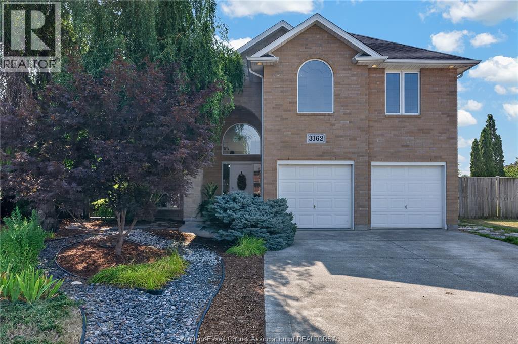 3162 Leisure Crescent, Windsor, Ontario  N8R 0A2 - Photo 1 - 26020675