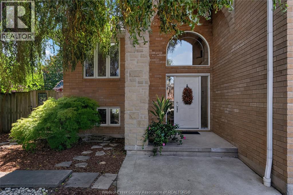 3162 Leisure Crescent, Windsor, Ontario  N8R 0A2 - Photo 2 - 26020675