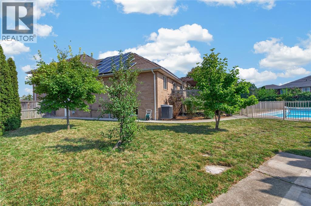 3162 Leisure Crescent, Windsor, Ontario  N8R 0A2 - Photo 38 - 26020675