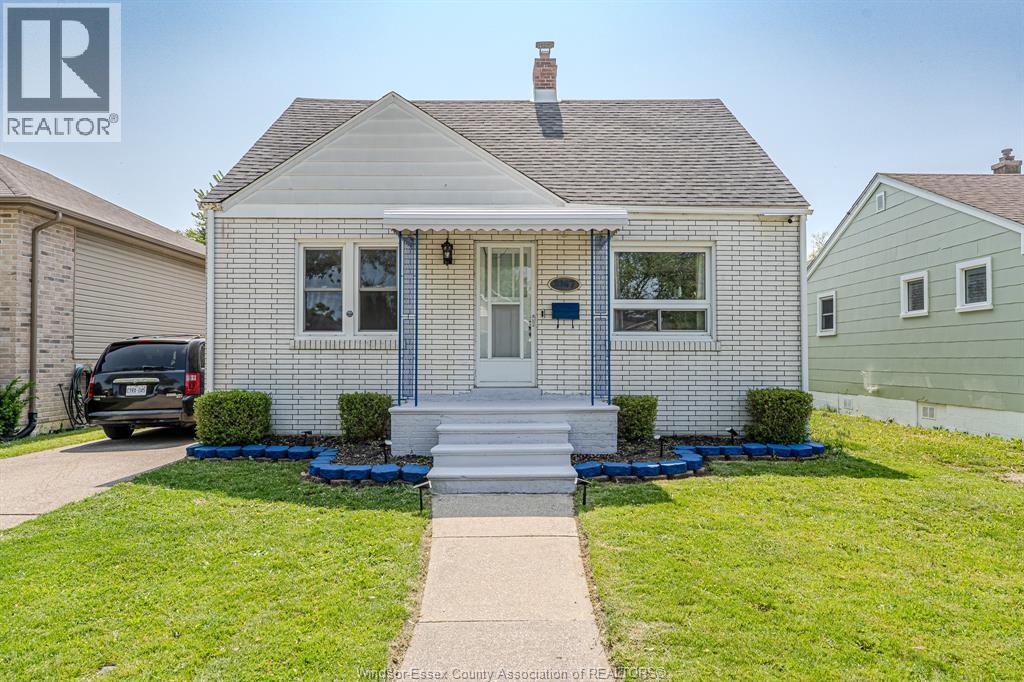 2367 Meighen, Windsor, Ontario  N8W 4B8 - Photo 1 - 26020887