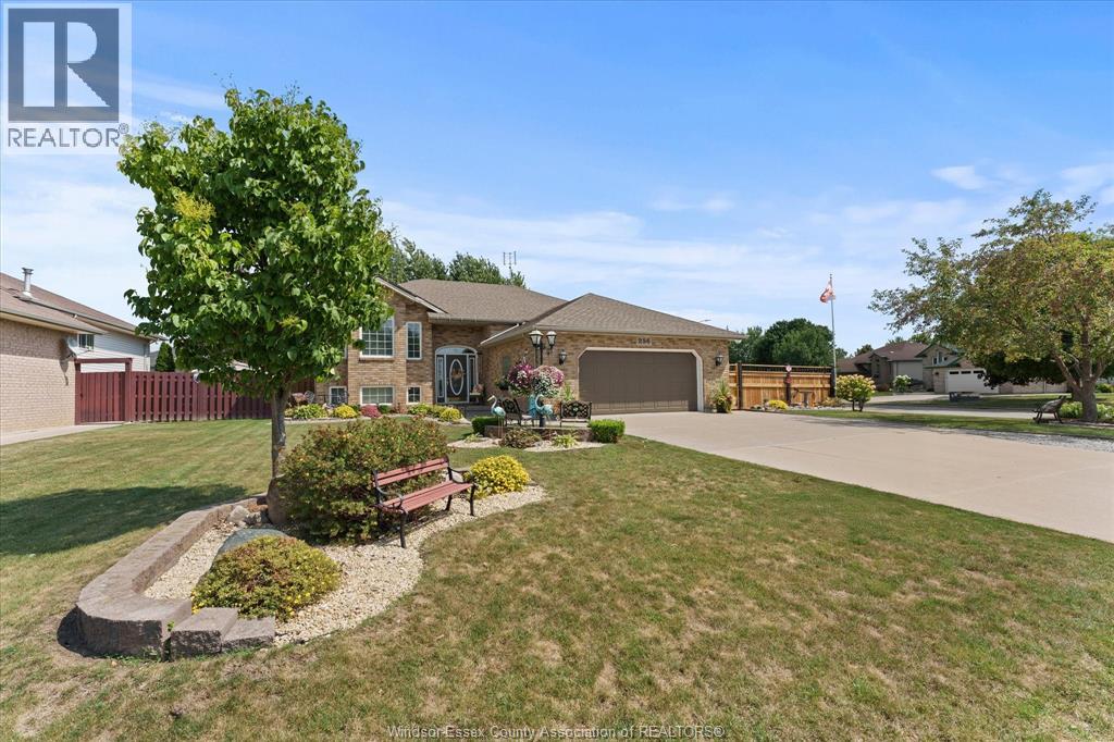 256 Ashwood, Lakeshore, Ontario  N8L 1E7 - Photo 3 - 26020923