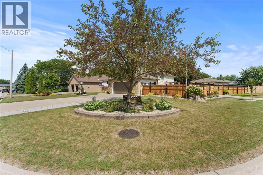 256 Ashwood, Lakeshore, Ontario  N8L 1E7 - Photo 4 - 26020923