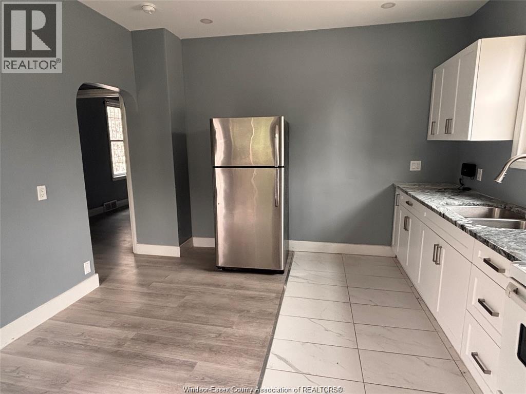 637 Tuscarora, Windsor, Ontario  N9A 3M3 - Photo 2 - 26020939
