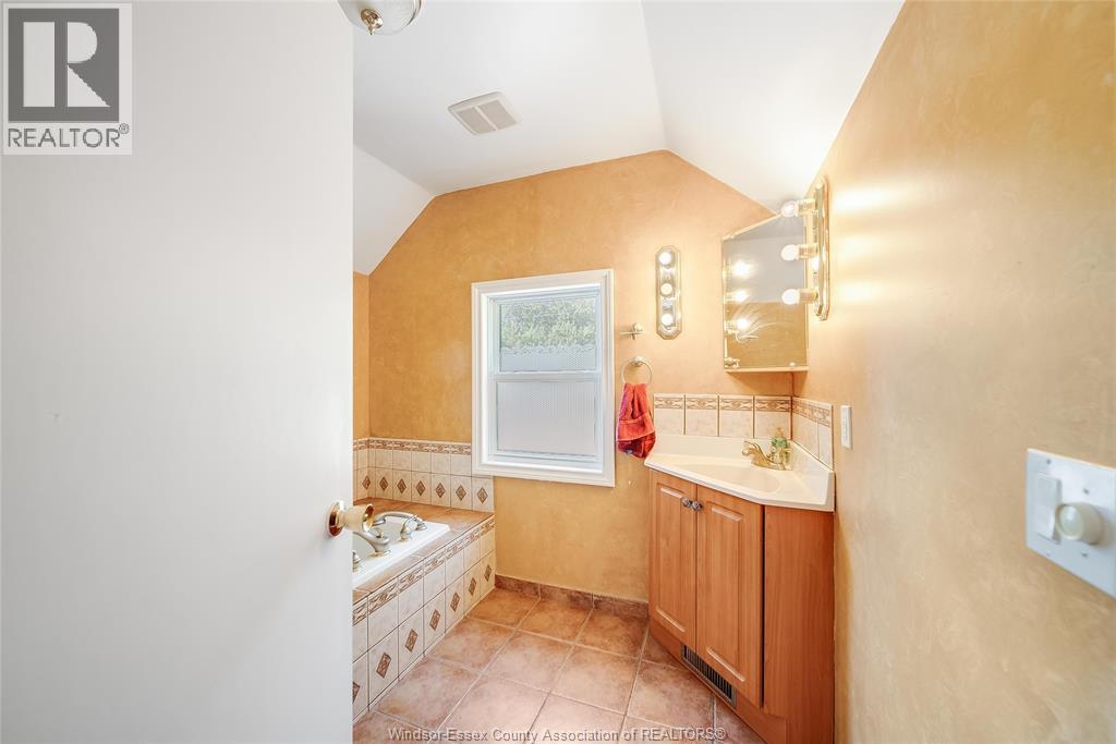1055 Jefferson Boulevard, Windsor, Ontario  N8S 2R2 - Photo 37 - 26020660