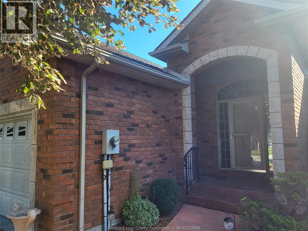 1410 Poisson Street, Tecumseh, Ontario  N8N 1T6 - Photo 3 - 26020929