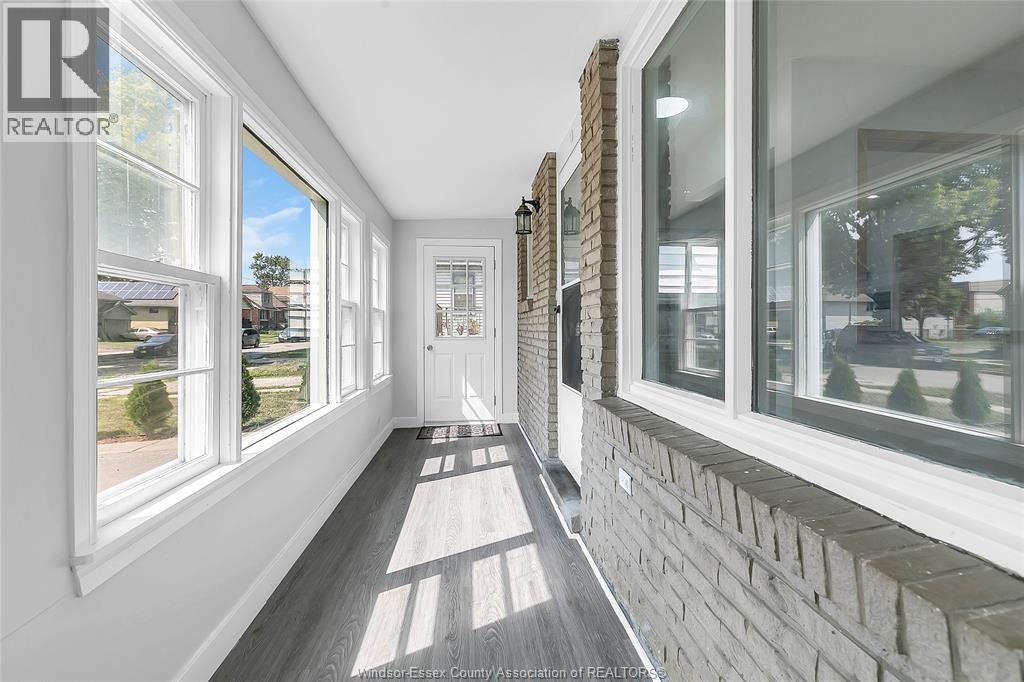 744 Mckay Avenue, Windsor, Ontario  N9B 2A1 - Photo 6 - 26020457