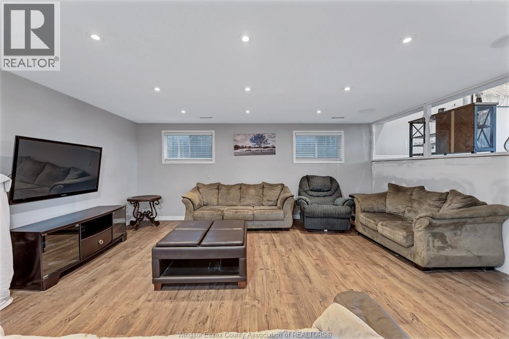 12117 Valente Court, Tecumseh, Ontario  N8N 3B9 - Photo 30 - 26021024