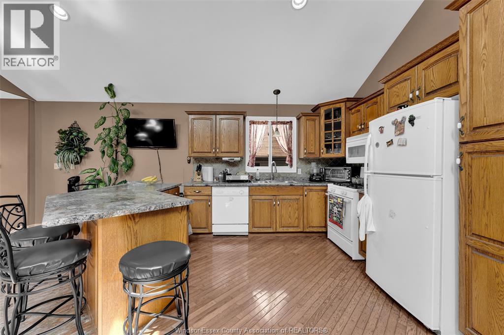 747 Eugenie, Windsor, Ontario  N8X 2Y6 - Photo 14 - 26021023