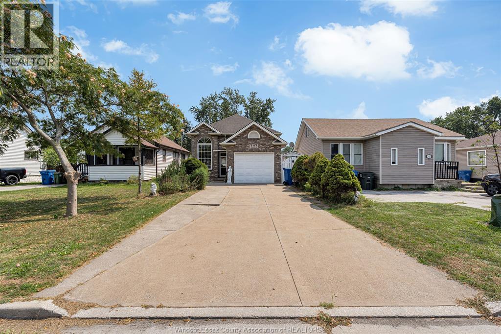 747 Eugenie, Windsor, Ontario  N8X 2Y6 - Photo 2 - 26021023