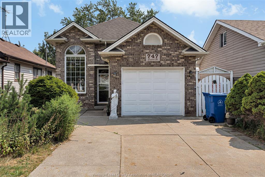 747 Eugenie, Windsor, Ontario  N8X 2Y6 - Photo 3 - 26021023