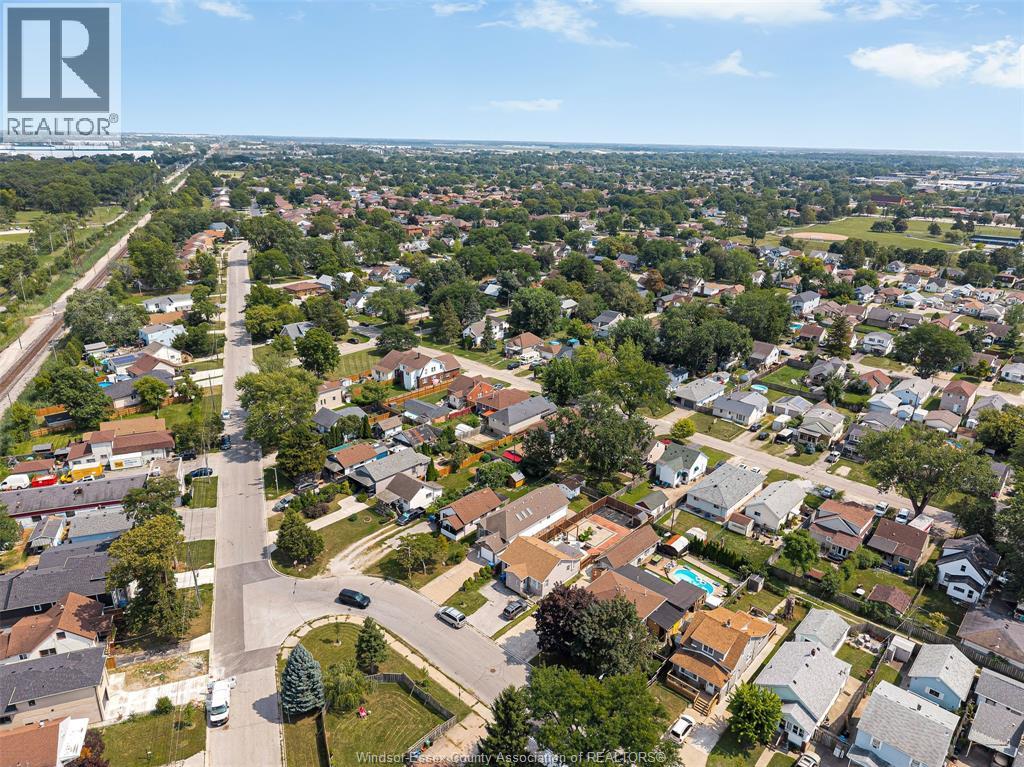 747 Eugenie, Windsor, Ontario  N8X 2Y6 - Photo 34 - 26021023