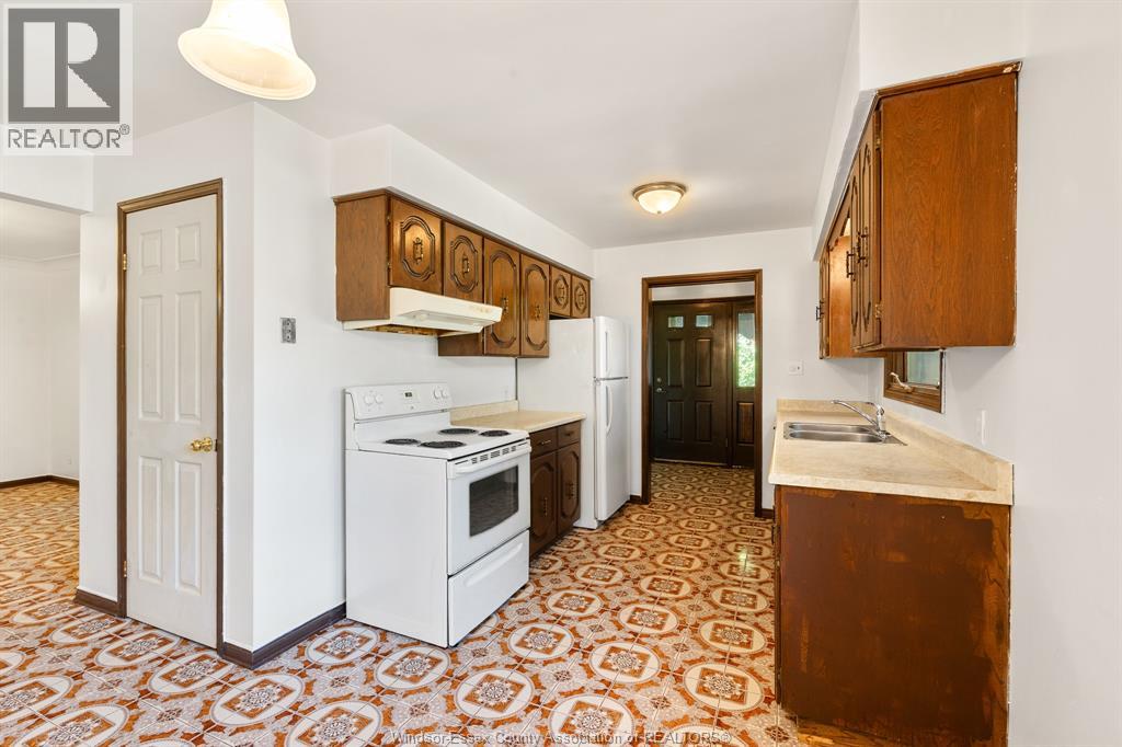 2880 St. Clair Avenue, Windsor, Ontario  N9E 4B4 - Photo 11 - 26021027