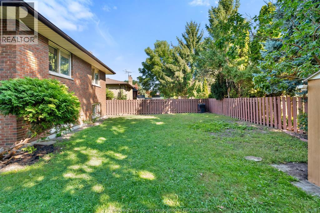 2880 St. Clair Avenue, Windsor, Ontario  N9E 4B4 - Photo 38 - 26021027
