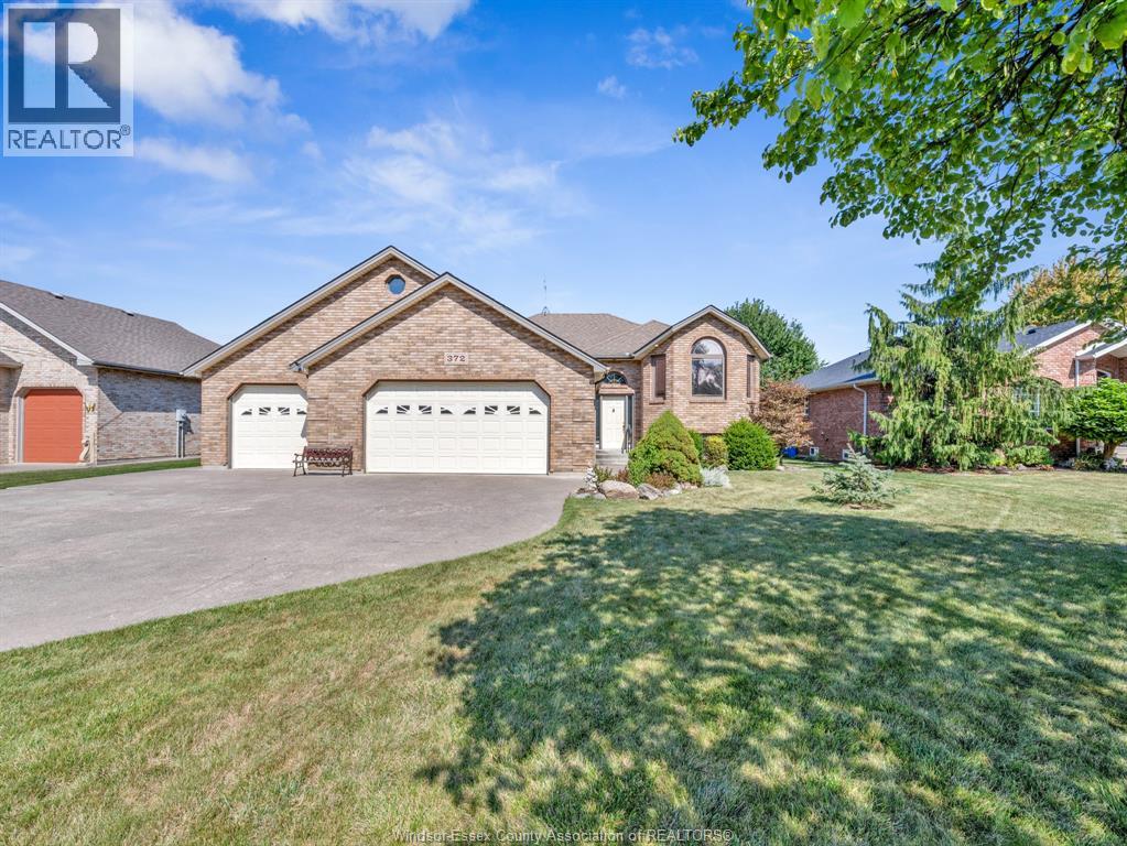 372 East Puce River Road, Lakeshore, Ontario  N8L 0C6 - Photo 2 - 26021030