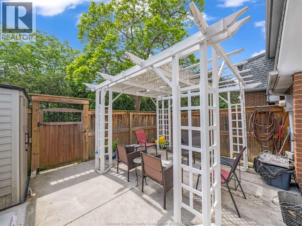 6701 Rose-Ville Garden Drive, Windsor, Ontario  N8T 1J3 - Photo 35 - 26021051