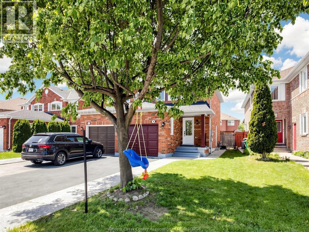 16 Mount Fuji Crescent, Brampton, Ontario  L6R 2L3 - Photo 2 - 26021064