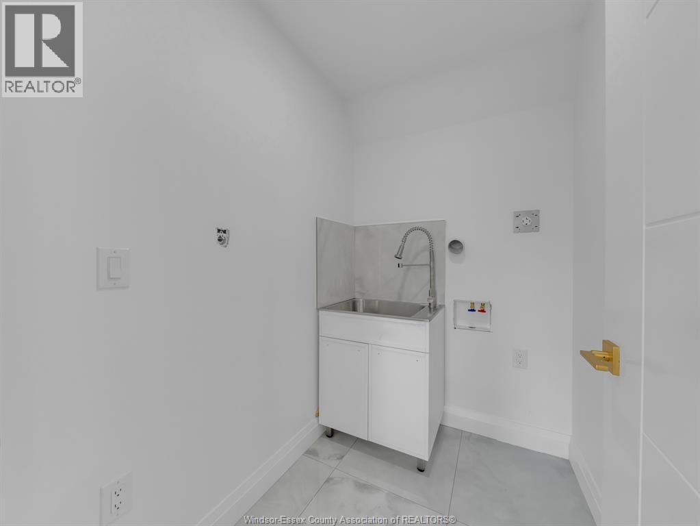 3672 Sutton Avenue, Windsor, Ontario  N9E 0B3 - Photo 21 - 26021071