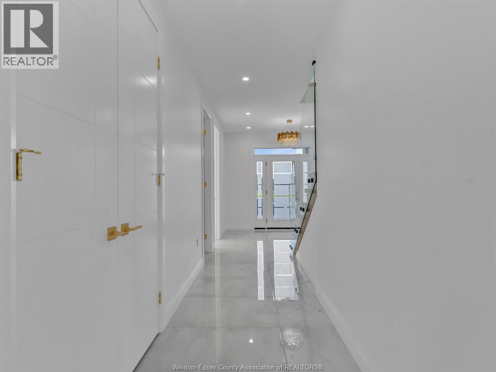 3672 Sutton Avenue, Windsor, Ontario  N9E 0B3 - Photo 6 - 26021071