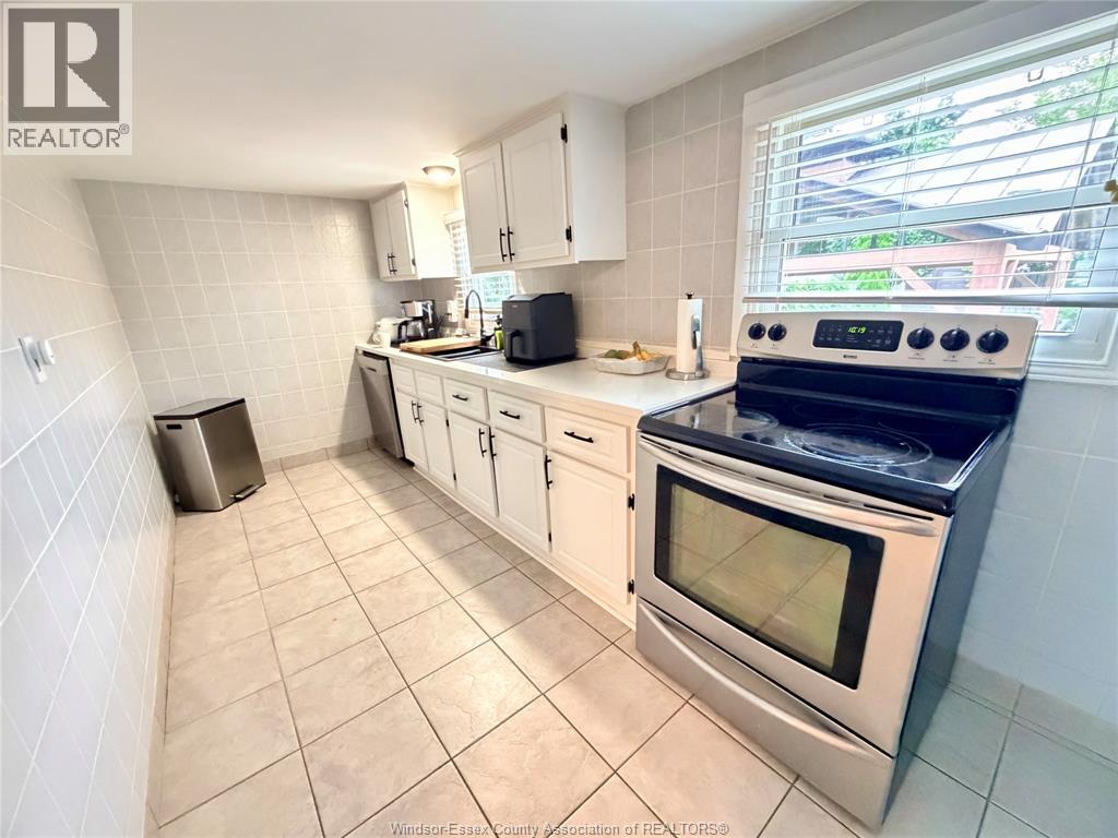 1670 Albert Road, Windsor, Ontario  N8Y 3R5 - Photo 8 - 26021075