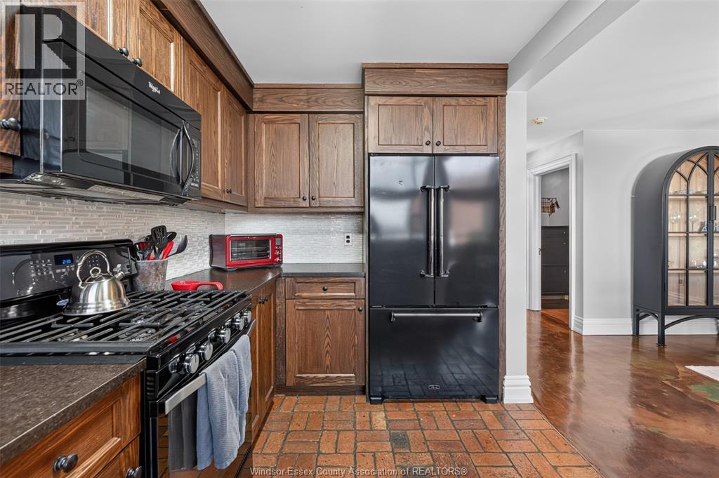 2175 Wyandotte Street East Unit# 301, Windsor, Ontario  N8Y 5B9 - Photo 15 - 26021097