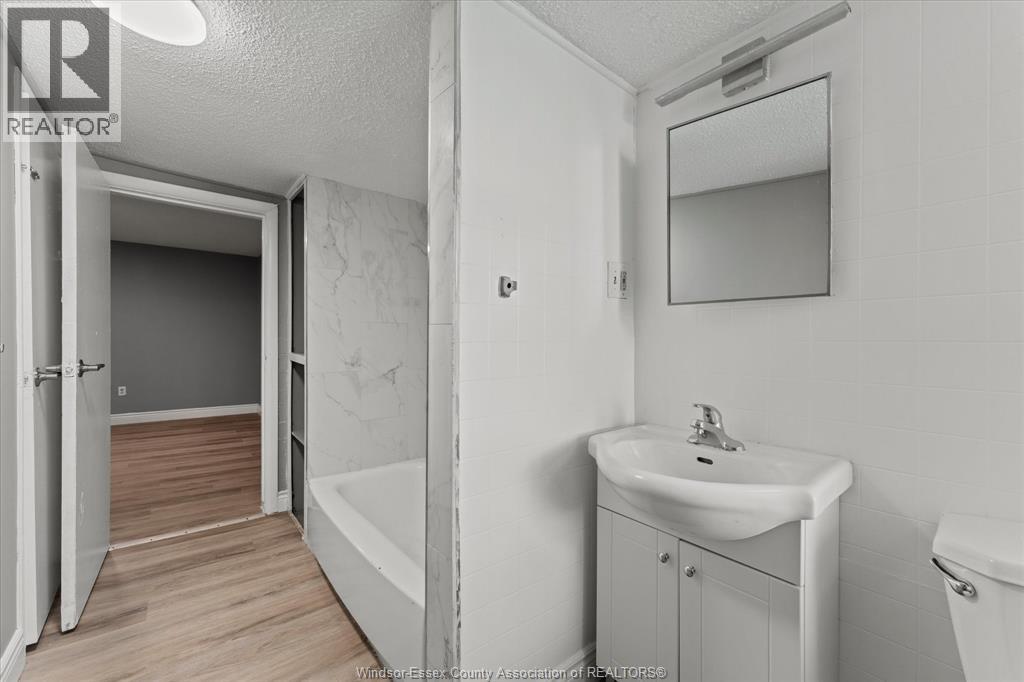 1210-1212 Monmouth, Windsor, Ontario  N8Y 3M1 - Photo 15 - 26021082